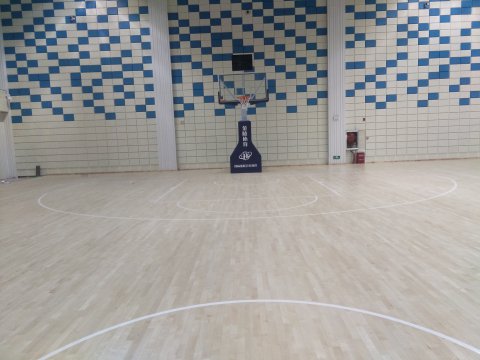 體育館運(yùn)動木地板翻新，省錢又省力